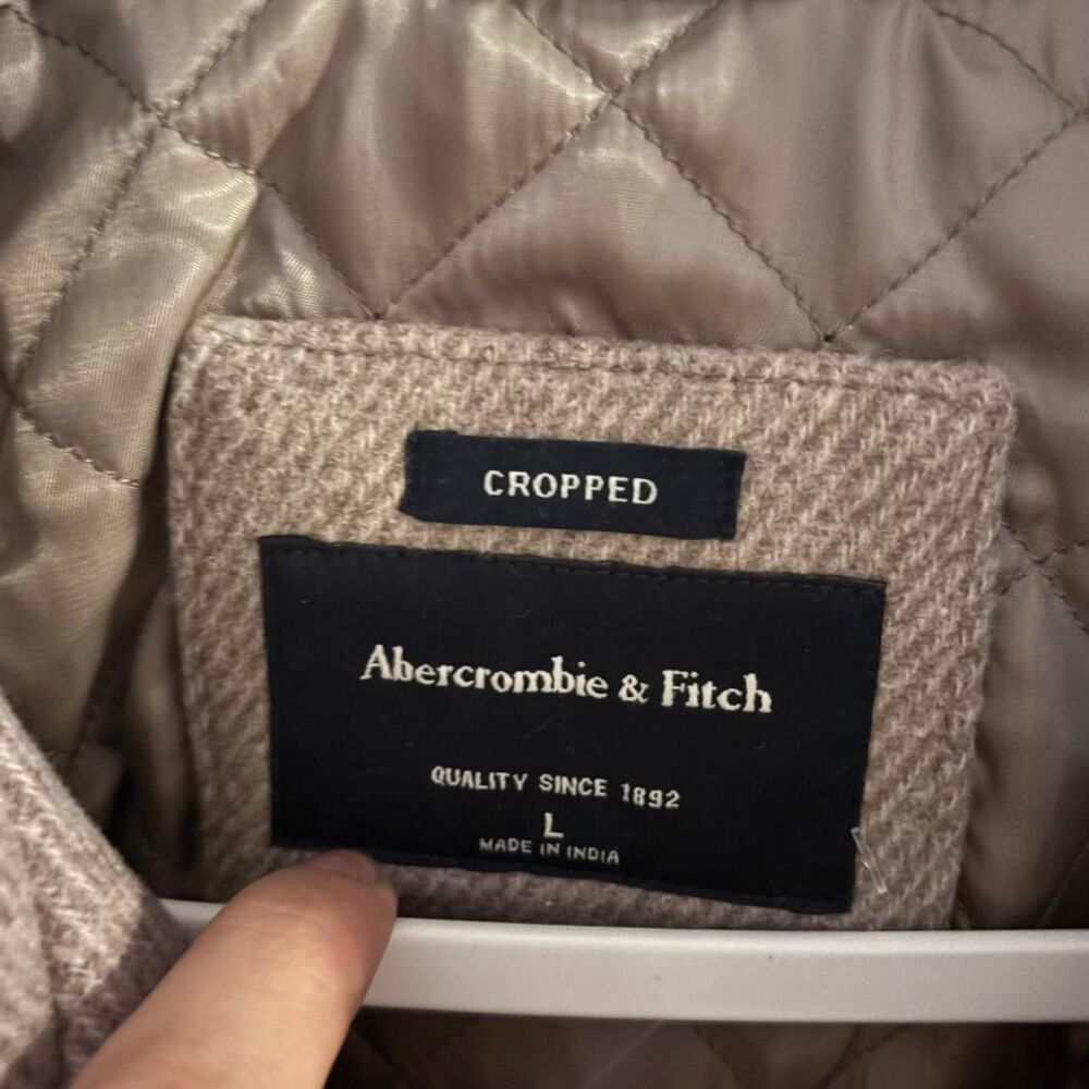 Abercrombie & Fitch Cropped Dressy Trucker Jacket, NWT, Size Large! - Picture 2 of 3